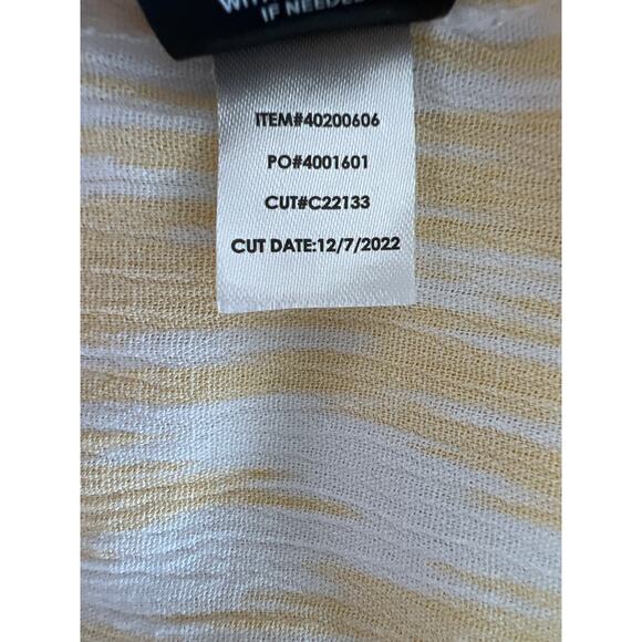 Torrid Gauze Yolk Top Women's 2X Yellow White Puff Sleeve Smocked Neckline - Picture 7 of 8